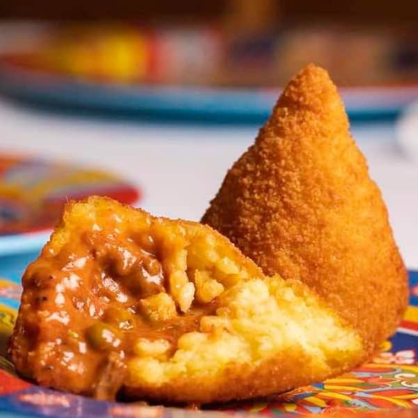 Arancino al Ragù - Specialità tradizionale siciliana con carne e mozzarella